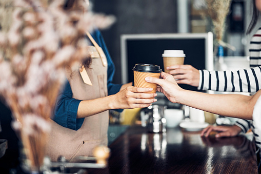 Cách chọn mua ly giấy phù hợp cho quán cà phê
